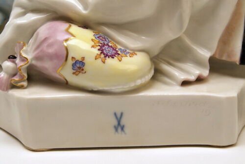 マイセン人形　ゴージャスフィギュアグループ　黒人の男の子に付き添われた婦人