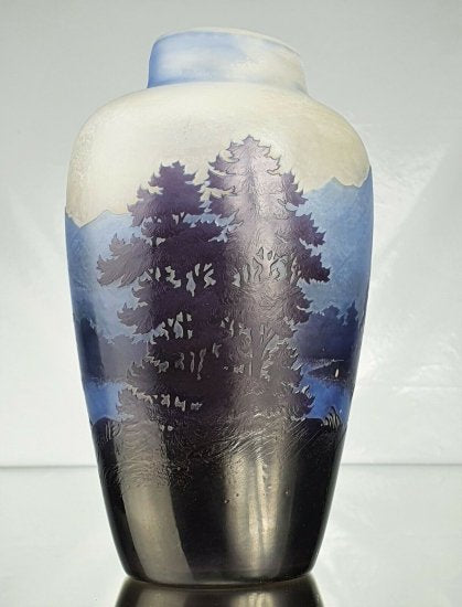 エミールガレ　水色と青の山岳風景の花瓶