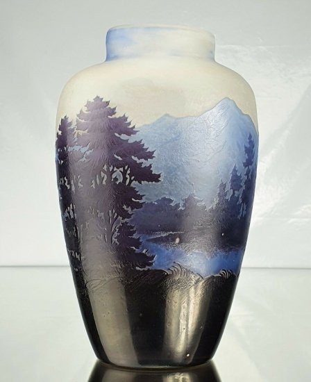 エミールガレ　水色と青の山岳風景の花瓶