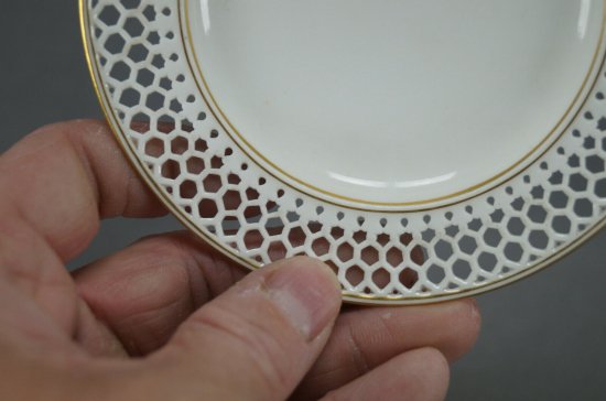 セーブル SEVRES 網目模様二層作り　白と金のカップ＆ソーサー 1878-1882年代