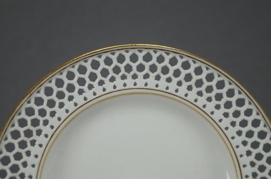 セーブル SEVRES 網目模様二層作り　白と金のカップ＆ソーサー 1878-1882年代