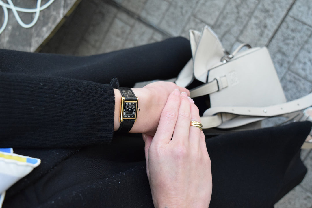 『国際永久保証書付き』マスト ドゥ カルティエ タンク　レディースヴィンテージウォッチ ブラック SMサイズ 手巻 純銀に18Kヴェルメイユ