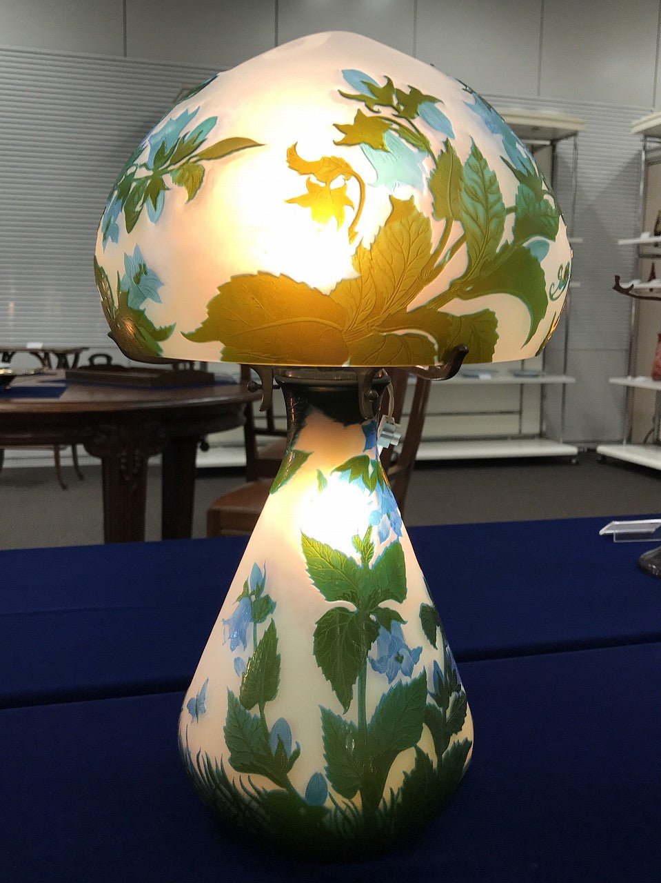 エミールガレ　リンドウの花のテーブルランプ