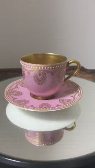 ロイヤルウースター　ピンク下地に白いジュエルのデミタスカップ＆ソーサー