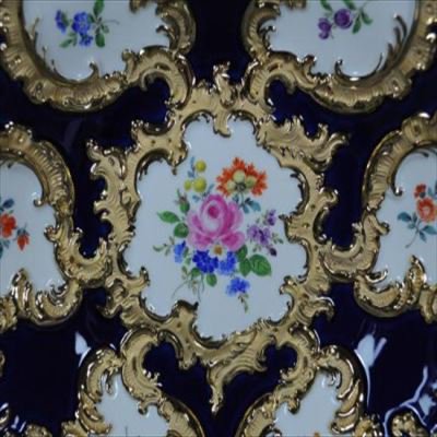 ００１　マイセン　飾り皿　７つ窓