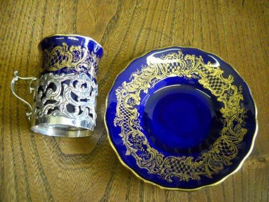 ０５６　コールポート　純銀ロココ紋ホルダー　金彩カップ＆ソーサー