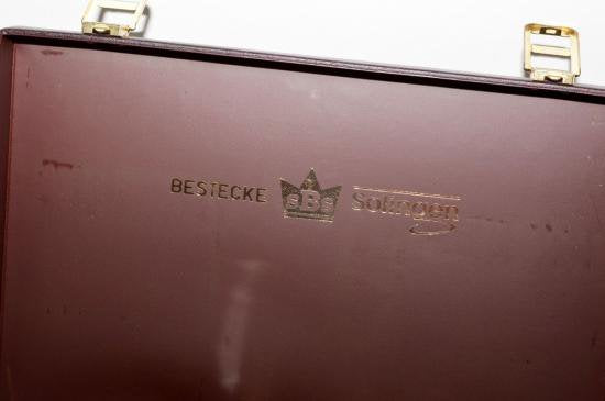 ００２　２４金プレート　カトラリー７０本セット　ケース付き