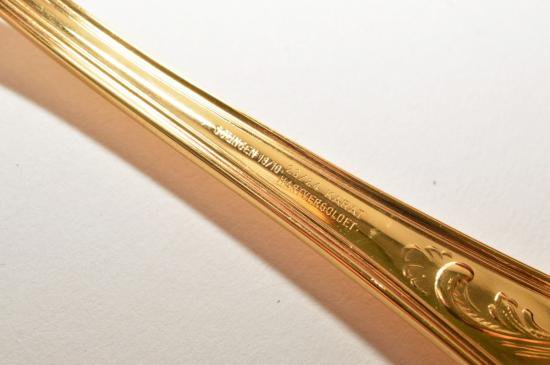 ００２　２４金プレート　カトラリー７０本セット　ケース付き