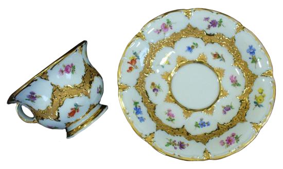 ０５１　マイセン(meissen)　Bフォーム　グランツゴールド　カップ＆ソーサー