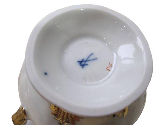 ０５１　マイセン(meissen)　Bフォーム　グランツゴールド　カップ＆ソーサー