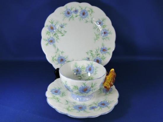 ００１　エインズレイ　バタフライ　カップ＆ソーサー　ブルーダリア