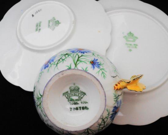 ００１　エインズレイ　バタフライ　カップ＆ソーサー　ブルーダリア