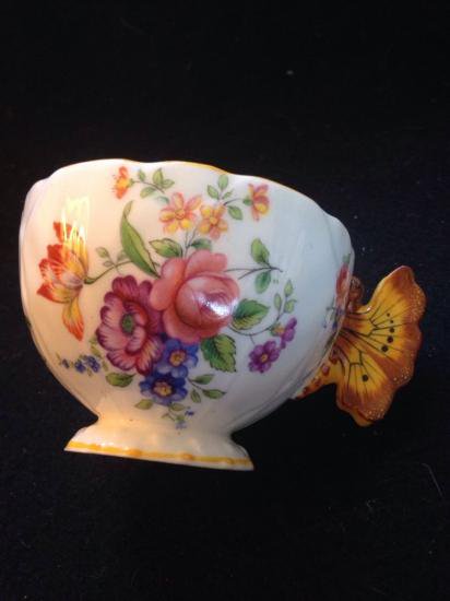 ００２　エインズレイ　バタフライ　カップ＆ソーサー　フラワー