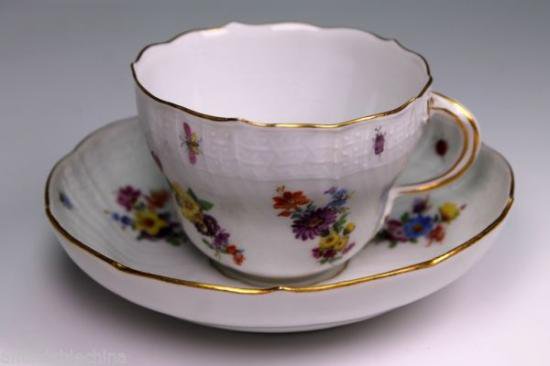 ０１０　マイセン　 meissen カップ＆ソーサーセット(色とりどりの花と虫の絵柄)