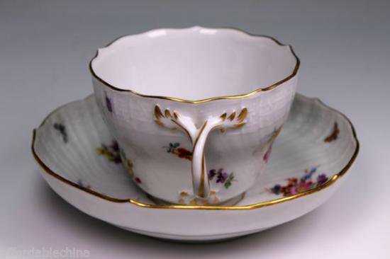 ０１０　マイセン　 meissen カップ＆ソーサーセット(色とりどりの花と虫の絵柄)