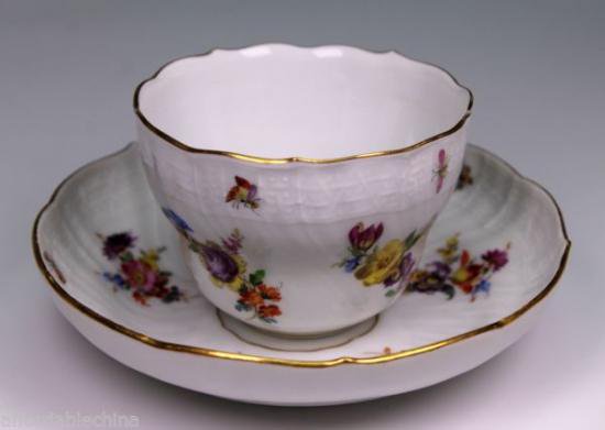 ０１０　マイセン　 meissen カップ＆ソーサーセット(色とりどりの花と虫の絵柄)
