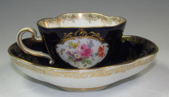 ０１９　マイセン meissen 四葉の形のカップ＆ソーサー(コバルトブルー)