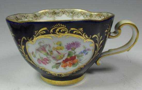 ０１９　マイセン meissen 四葉の形のカップ＆ソーサー(コバルトブルー)