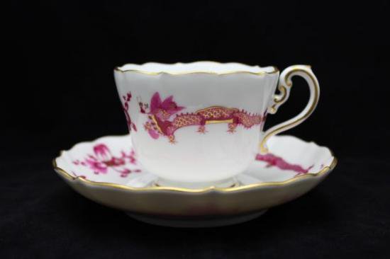 ０２１　マイセン meissen カップ＆ソーサー(リッチピンクの明朝風ドラゴン)