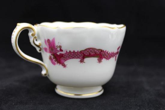 ０２１　マイセン meissen カップ＆ソーサー(リッチピンクの明朝風ドラゴン)