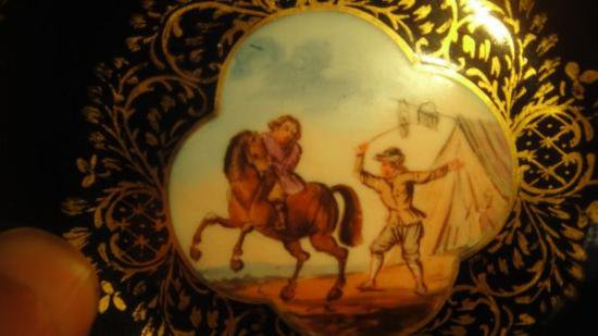 ０４１　マイセン meissen ティーカップ＆ソーサー(馬のいる光景、コバルトブルー＆ゴールド)　新品同様