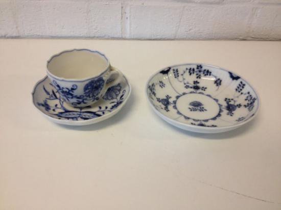 ０４５　マイセン meissen　カップ＆ソーサー(ブルーオニオン)＋ストローフラワーのソーサー