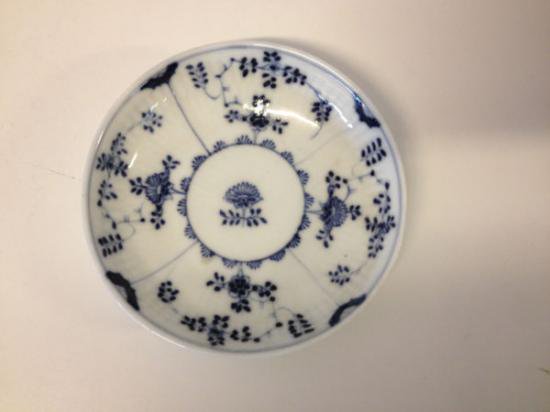 ０４５　マイセン meissen　カップ＆ソーサー(ブルーオニオン)＋ストローフラワーのソーサー