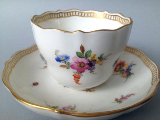 ０５６　マイセン meissen　散らし小花のカップ&ソーサー