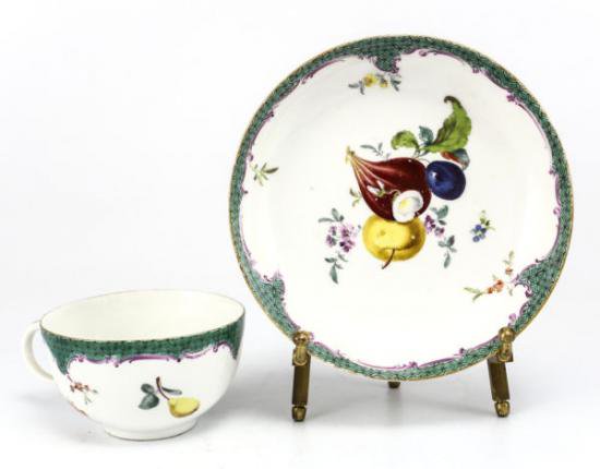 ０５７　マイセン meissen カップ＆ソーサー　（グリーンスケール、いちじくなどの果物と花）