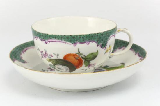 ０５７　マイセン meissen カップ＆ソーサー　（グリーンスケール、いちじくなどの果物と花）