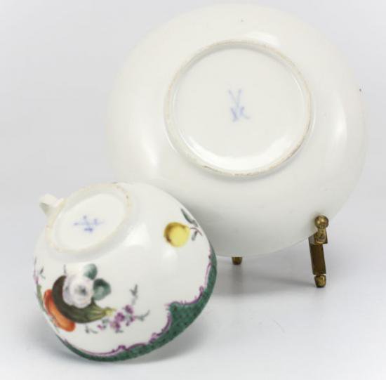 ０５７　マイセン meissen カップ＆ソーサー　（グリーンスケール、いちじくなどの果物と花）