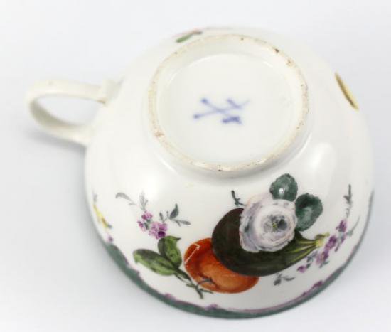 ０５７　マイセン meissen カップ＆ソーサー　（グリーンスケール、いちじくなどの果物と花）