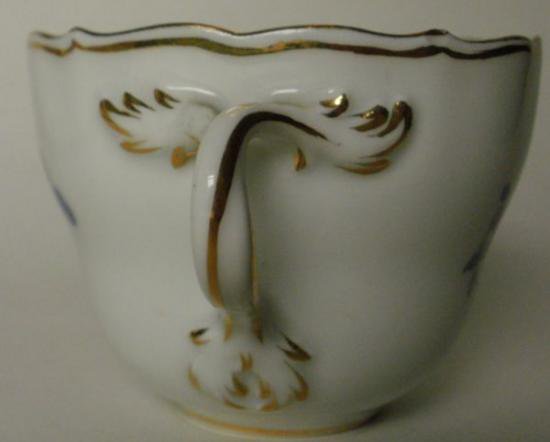 ０６４　マイセン meissen シノワズリのデミタスカップ＆ソーサー(赤いリス、青竹、花の絵柄)