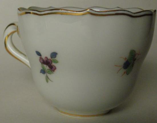 ０６４　マイセン meissen シノワズリのデミタスカップ＆ソーサー(赤いリス、青竹、花の絵柄)