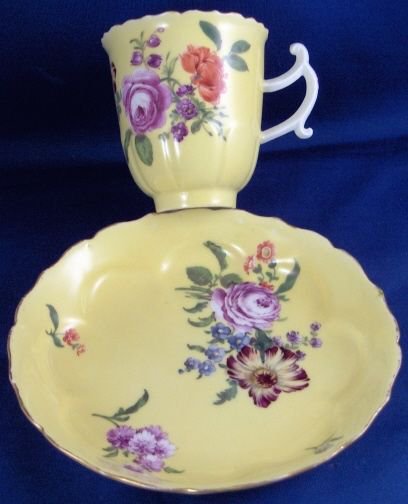 ０６８　マイセン meissen　カップ＆ソーサー(黄色の地色に花の絵柄)
