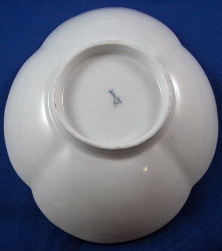 ０７２　マイセン meissen　チョコレートカップ＆ソーサー　18世紀の作品