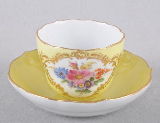 ０７５　マイセン meissen エスプレッソカップ(黄色の地色にブーケの絵柄)1級品