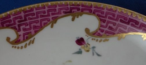 ０７６　マイセン 鱗（ウロコ）模様のカップ＆ソーサー(暗赤色の縁取り)18世紀の作品