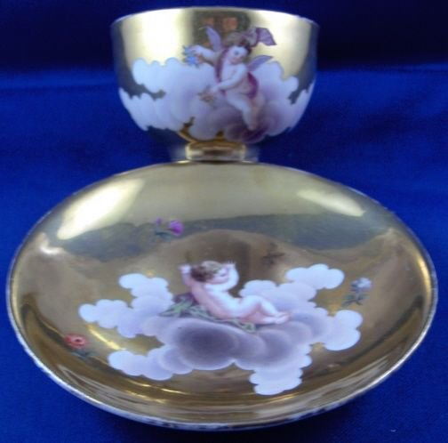 ０８２　マイセン meissen　カップ＆ソーサー(ゴールドの地色に天使の絵柄)