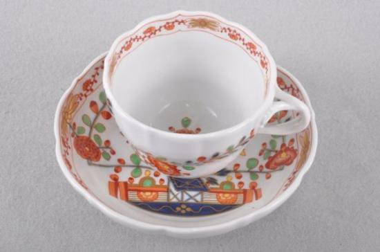 ０８７　マイセン　コーヒーカップ＆ソーサー(柿右衛門　御所車花模様)