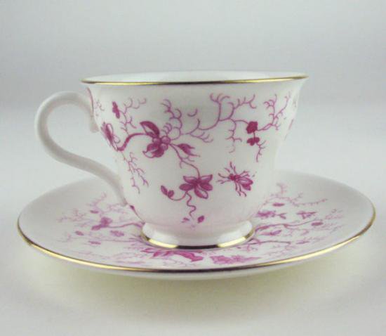 １０４　CAIROパターンのデミタスカップアンドソーサー５個セット