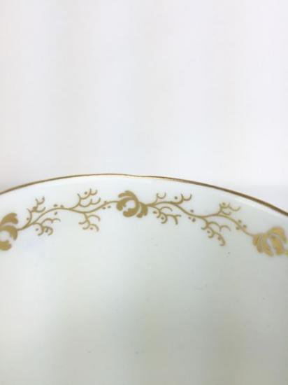 １００　ボーンチャイナ　ティーカップ、コーヒーカップ、ソーサー