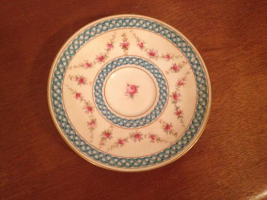 ０９０　ポーセリン　カップアンドソーサー