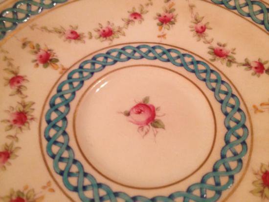 ０９０　ポーセリン　カップアンドソーサー