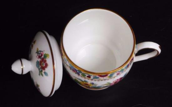 ０８０　MING ROSEパターンの蓋つきボット　Pot de Creme pot