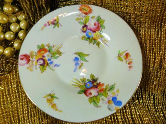 ０７０　デミカップアンドソーサー