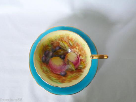 ００８　エインズレイ　果物の柄　カップ&ソーサー