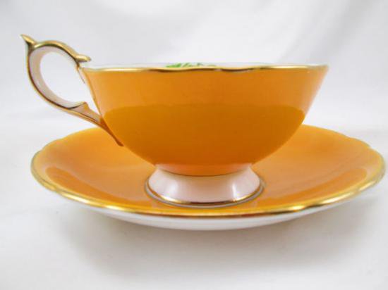 ００９　エインズレイ　ピンクと黄色のバラ　ティーカップ&ソーサー