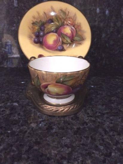 ０１０　エインズレイ　果物の絵柄　カップ&ソーサー