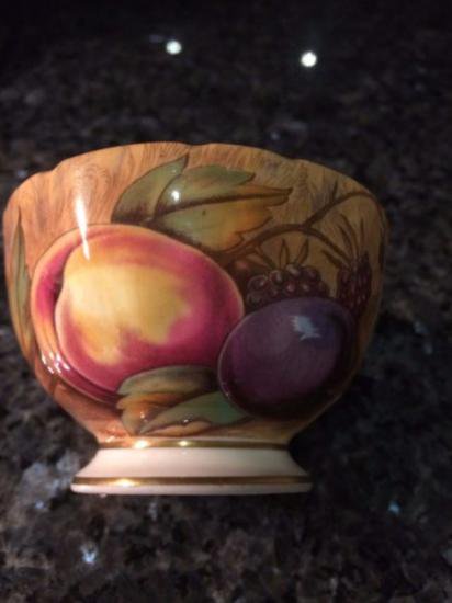 ０１０　エインズレイ　果物の絵柄　カップ&ソーサー